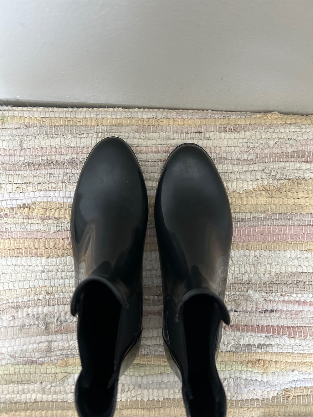 J.Crew Women’s Black Glossy Chelsea Rain Boots Rubber Size 8 - Picture 9 of 10